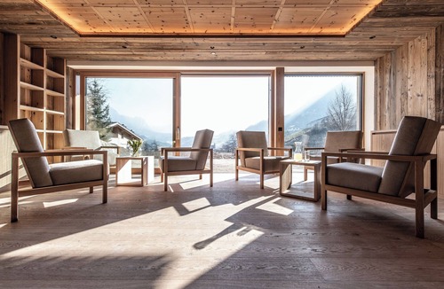 Barbiano Apartment | Oberfallerhof 'Apartment Oi' with Mountain View, Garden & Wi-Fi