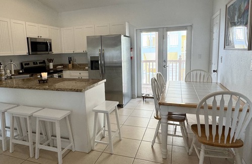 Alice Town Apartment | Ocean View 2 Bedroom Condo in Bimini Bay