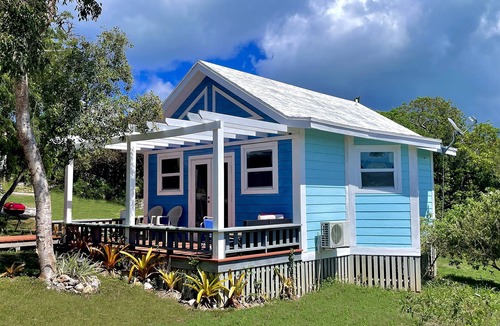 Governor's Harbour House | Oceanfront Deck, Kayak, SUP, Snorkel Mask, AC, Free Wi-Fi, Grill, Great Location