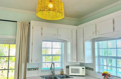 Spanish Wells House | Oceanfront Island Living Gather & Relax