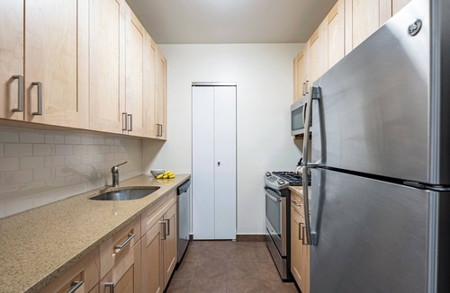 Financial District Apartment | One Bedroom in Battery Park City