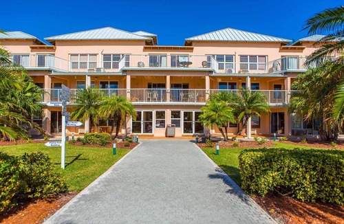 Williams Town Condo | One Bedroom Luxury Condo, Bahamas (1903637)
