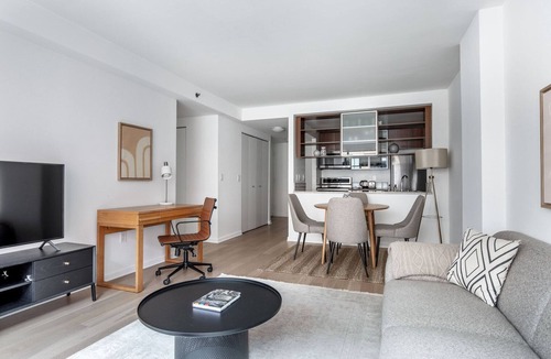Chelsea Apartment | Open Chelsea 2BR w/Gym & W/D, nr Park, by Blueground