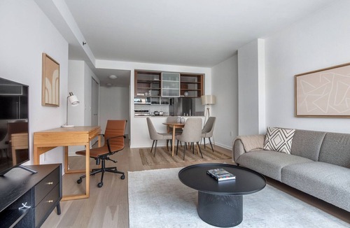 Chelsea Apartment | Open Chelsea 2BR w/Gym & W/D, nr Park, by Blueground
