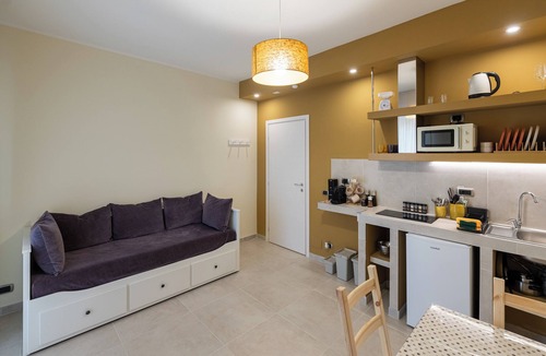 Osio Sotto Apartment | Orange Blossom
