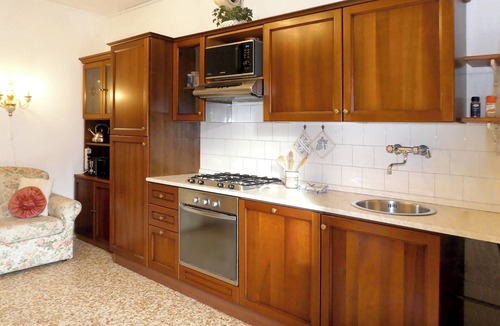 Treviso Apartment | 'Palazzo Rossi' Apartment 3B in the old town with balcony, free parking and WiFi