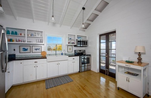 Gregory Town Cottage | Palm Bluff 2 Bedroom Cottage