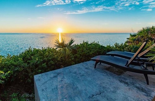 Gregory Town House | Palm Bluff by Eleuthera Vacation Rentals