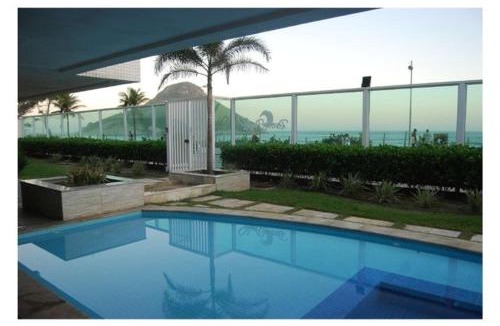 Recreio dos Bandeirantes Apartment | Paraíso à sua Porta Ap Luxuoso Prédio Frontal Mar