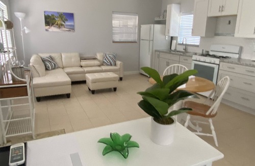 Tar Bay Apartment | Paradise is just a click away.