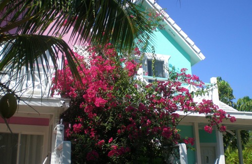 Freeport Cottage | Paradise on miles of white sandy beach and turquoise sea, private and secure.