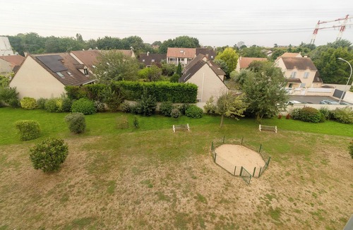 Chevilly-Larue Apartment | Paris is 2 stations away (M14)