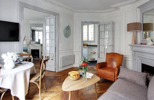 Quartier de Rochechouart Apartment | Parisian Home|109125|1 chambre|Opéra