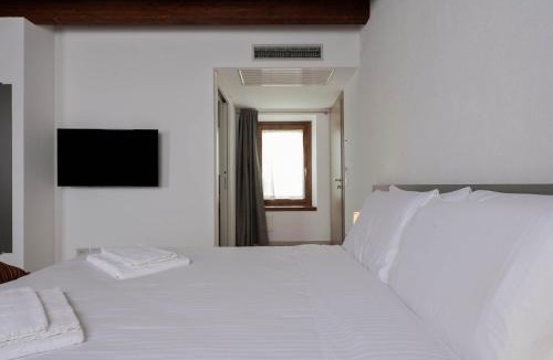 Valgatara House | Paverno Suites