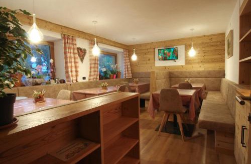 Pedraces Hotel | Pension Enzian