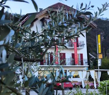 Auer Hotel | Pension Flora