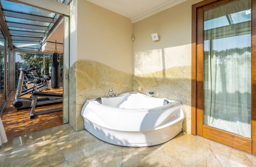Sud-Ovest Apartment | Penthouse whit Roof Garden swimming pool