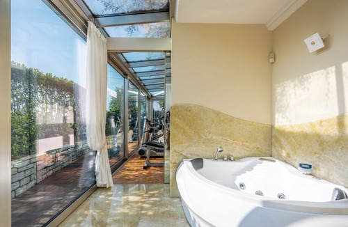 Sud-Ovest Apartment | Penthouse whit Roof Garden swimming pool