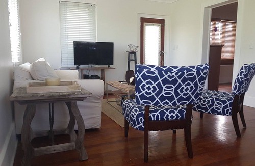 Westward Villas Subdivision Apartment | *Perfect Couple Retreat*Steps from a Private Beach