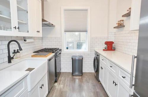 Brooklyn Apartment | Perfect Cozy Apartment Suite, 2 blox to subway