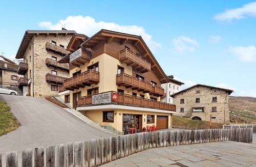 Trepalle Apartment | Pet-Friendly Apartment 'Sandra Casa Claudia' with Mountain View