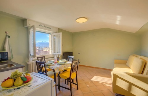 Stresa Apartment | Petit Bijou De Stresa 2 mins to Lake Maggiore, Stresa, Italy