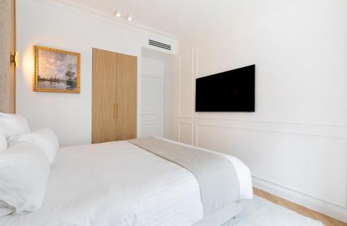 Chaussee-d'Antin Apartment | Pick A Flat's Apartments in Opéra - Rue La Fayette