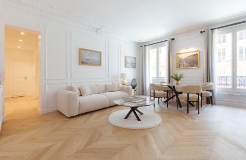 Chaussee-d'Antin Apartment | Pick A Flat's Apartments in Opéra - Rue La Fayette