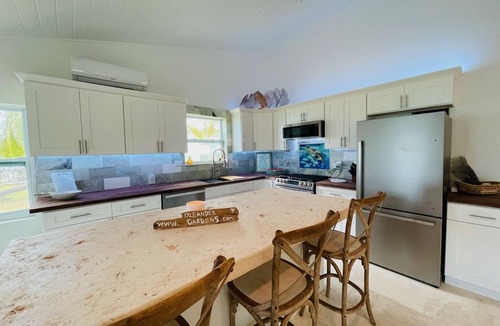 Gregory Town House | Pineapple Hideaway | Oleander Gardens