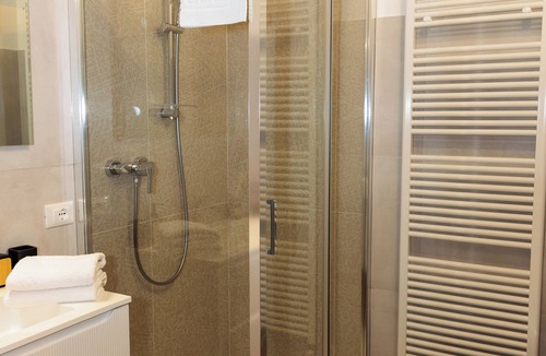 Sant'Ambrogio di Valpolicella Apartment | PINK APARTMENT between Lake Garda and Verona