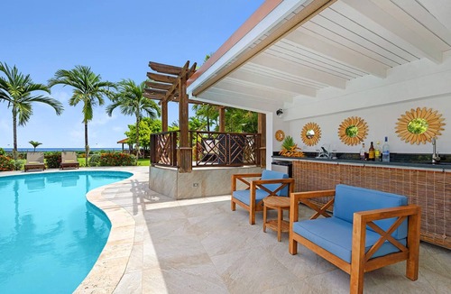 Runaway Bay Villa | Please Inquire Before Booking – Luxury Villa
