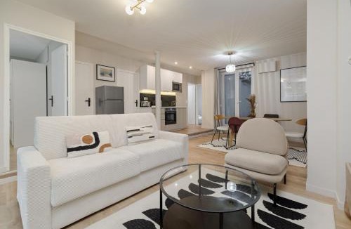 Quartier de Rochechouart Apartment | Poetic Stay - Montmartre