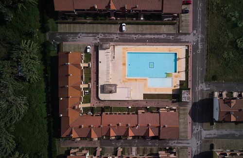 Rosapineta Apartment | Poolside getaway-Beahost