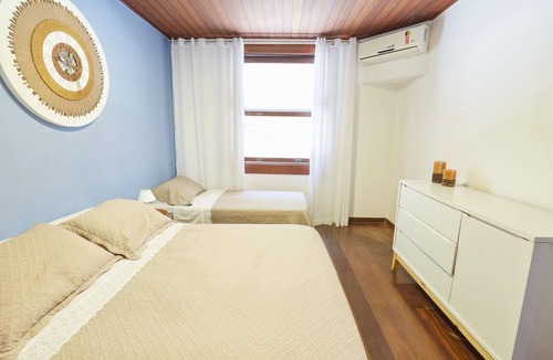 Itacoatiara House | Precious in Niterói with sea view | Casa Luxo