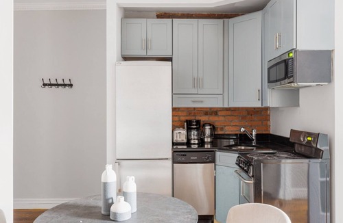 Tudor City Apartment | Premium Murray Hill 2BR w/W/D, nr UN, by Blueground