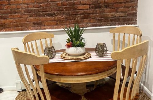 Brownsville House | Private Luxury Room 1