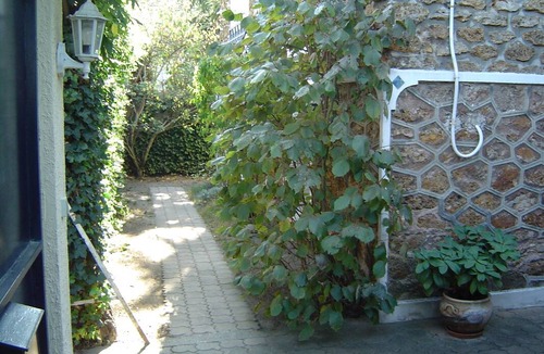 Livry-Gargan Resort | Private room ∙ 1 guest