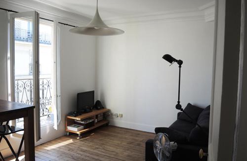 Quartier de la Goutte-d'Or House | Private Room with Bathroom in Sunny Flat