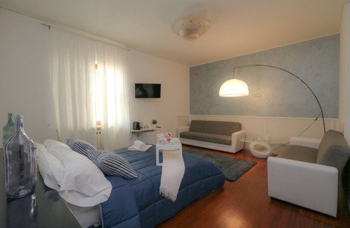 Borgo Roma Villa | Private villa with garden - NEW YEAR - Vitti's home Verona