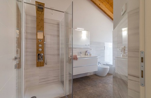 Cimadolmo Apartment | Prosecco is a spacious and sunny apartment