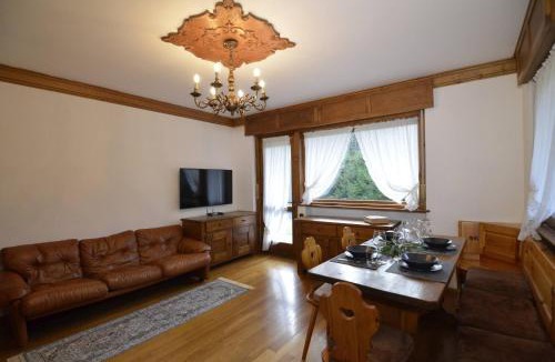 Cortina d'Ampezzo Apartment | Punta Nera: appartamento con giardino e WIFI