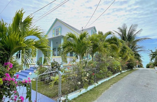 Spanish Wells Cottage | Quaint Cottage, Amazing Views, Free - Motorboat, Kayak, and SUP