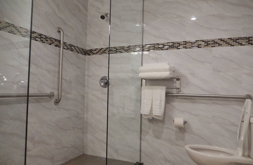 Brooklyn Hotel | Quality Inn near Sunset Park