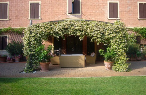 Gargallo Villa | Questa elegante villa offre camere perfetto per viaggi di lavoro o di coppia