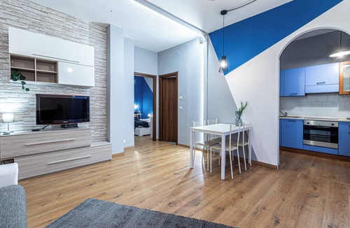 Santhia Apartment | Quick Home - Agatha - One Bedroom Apartment, Sleeps 3