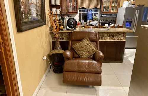 Eastwood Park Apartment | Quiet, Comfortable centrally located studio apt