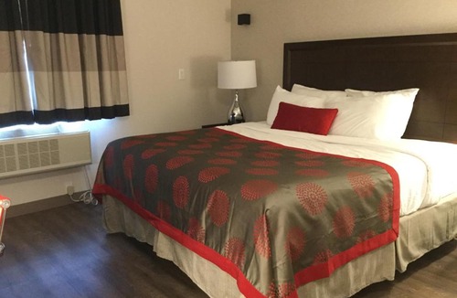 Concourse Hotel | Ramada by Wyndham Bronx Terminal