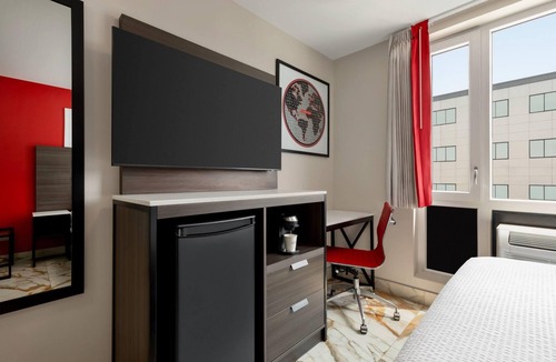 Crown Heights Hotel | Ramada By Wyndham Brooklyn Empire Blvd