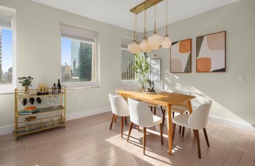 Central New York City Apartment | RARE Luxurious Apartment 1 Block From Time Square