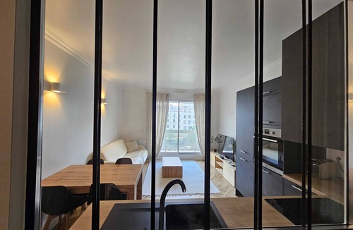 Neuilly-sur-Seine Apartment | Refait à Neuf: 5min des Champs-elysees, La Defense Arena, 20min la Tour Eiffel